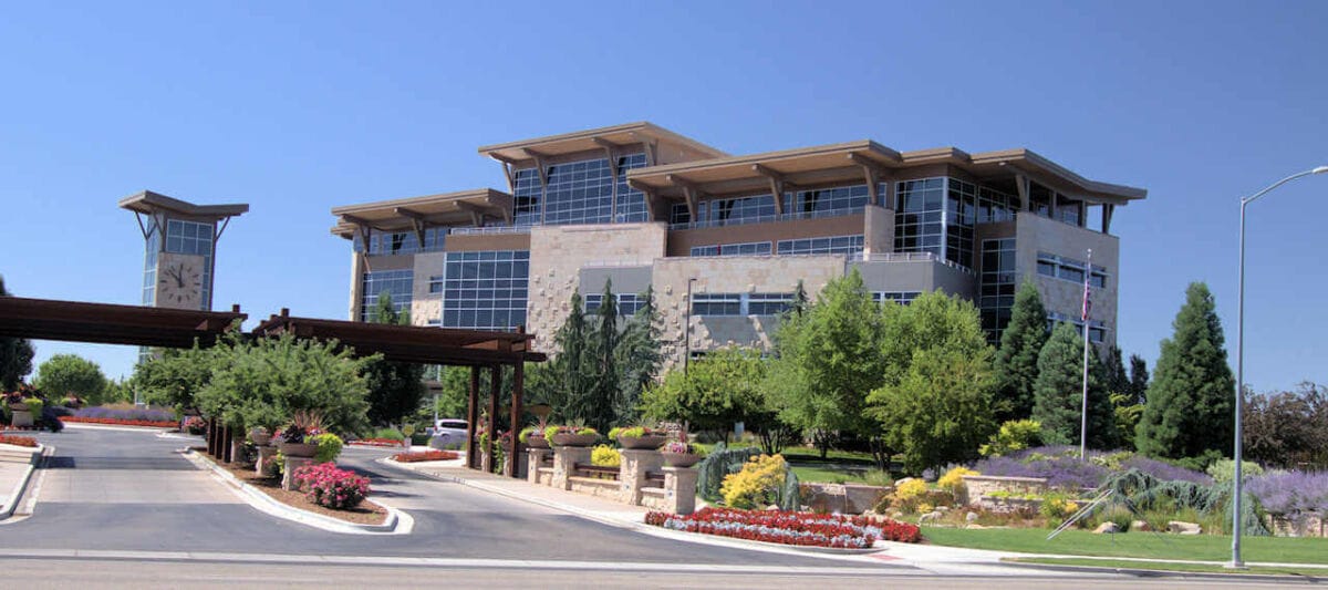 Bad Commercial Building Photograph Example