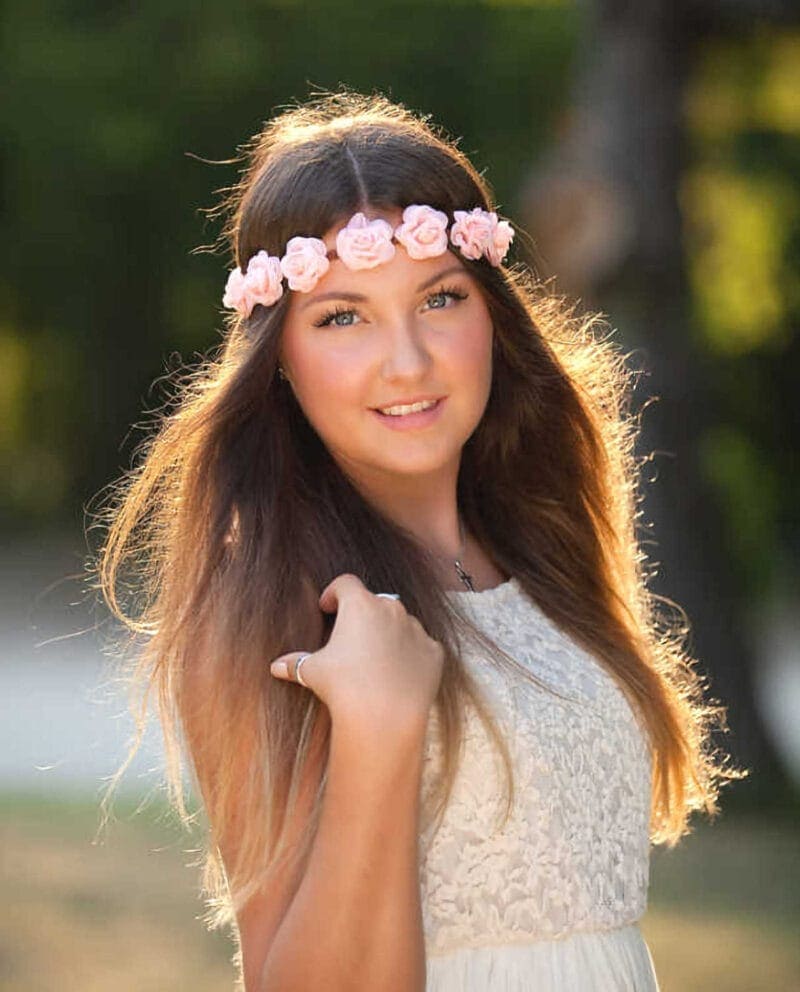 High School Senior Portrait: Gal with Flower Headband
